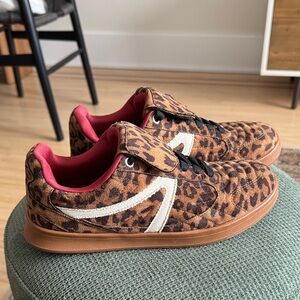 Cushionaire Leopard Print Sneakers